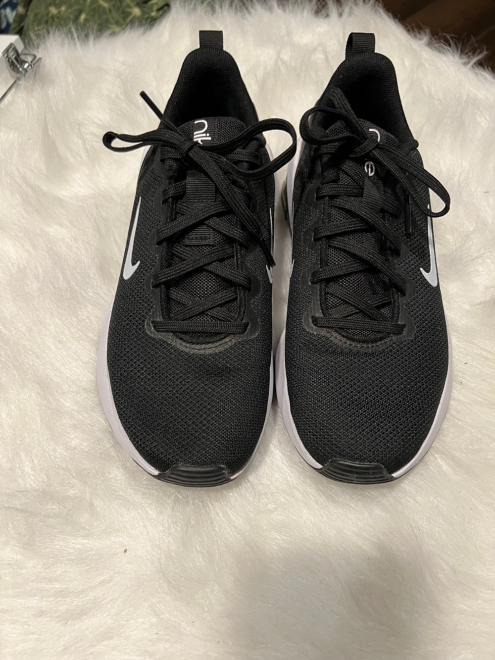Nike Zoom Bella 7 Black and White Sneakers